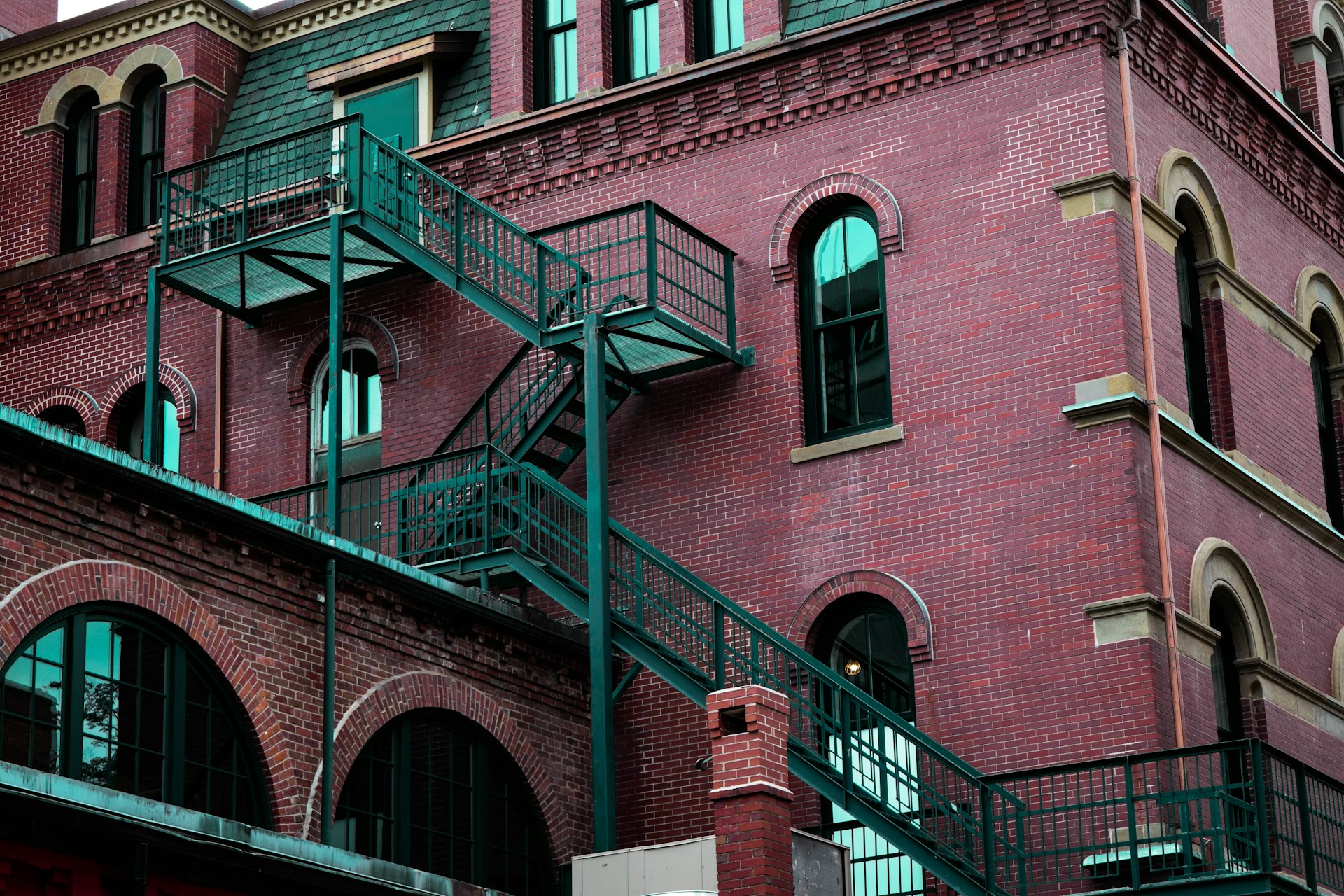 Stand Up to Your Landlord: 8 Legal Reasons for Tenants to Sue